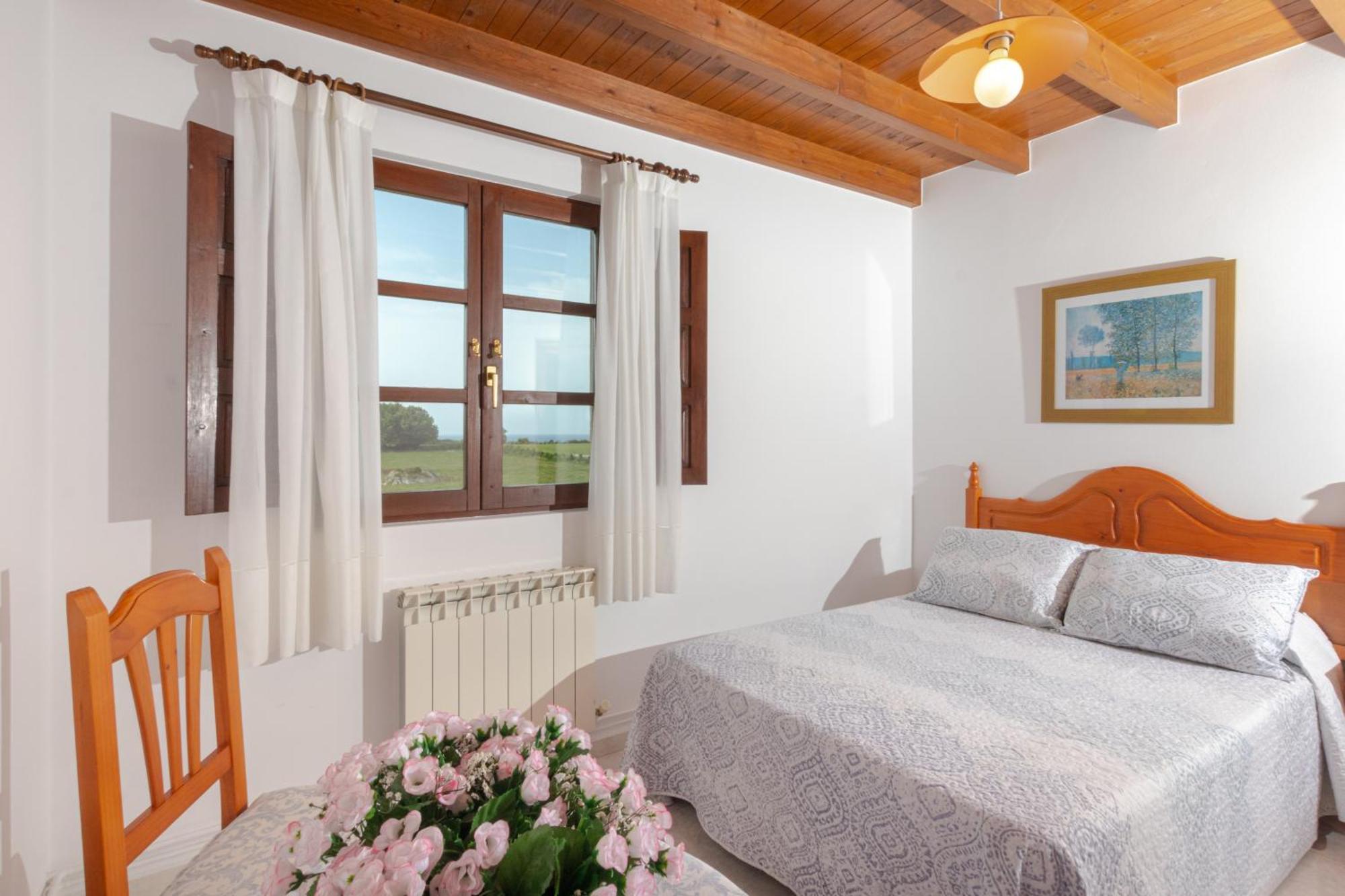 Apartamentos El Acebo Navés Pokoj fotografie