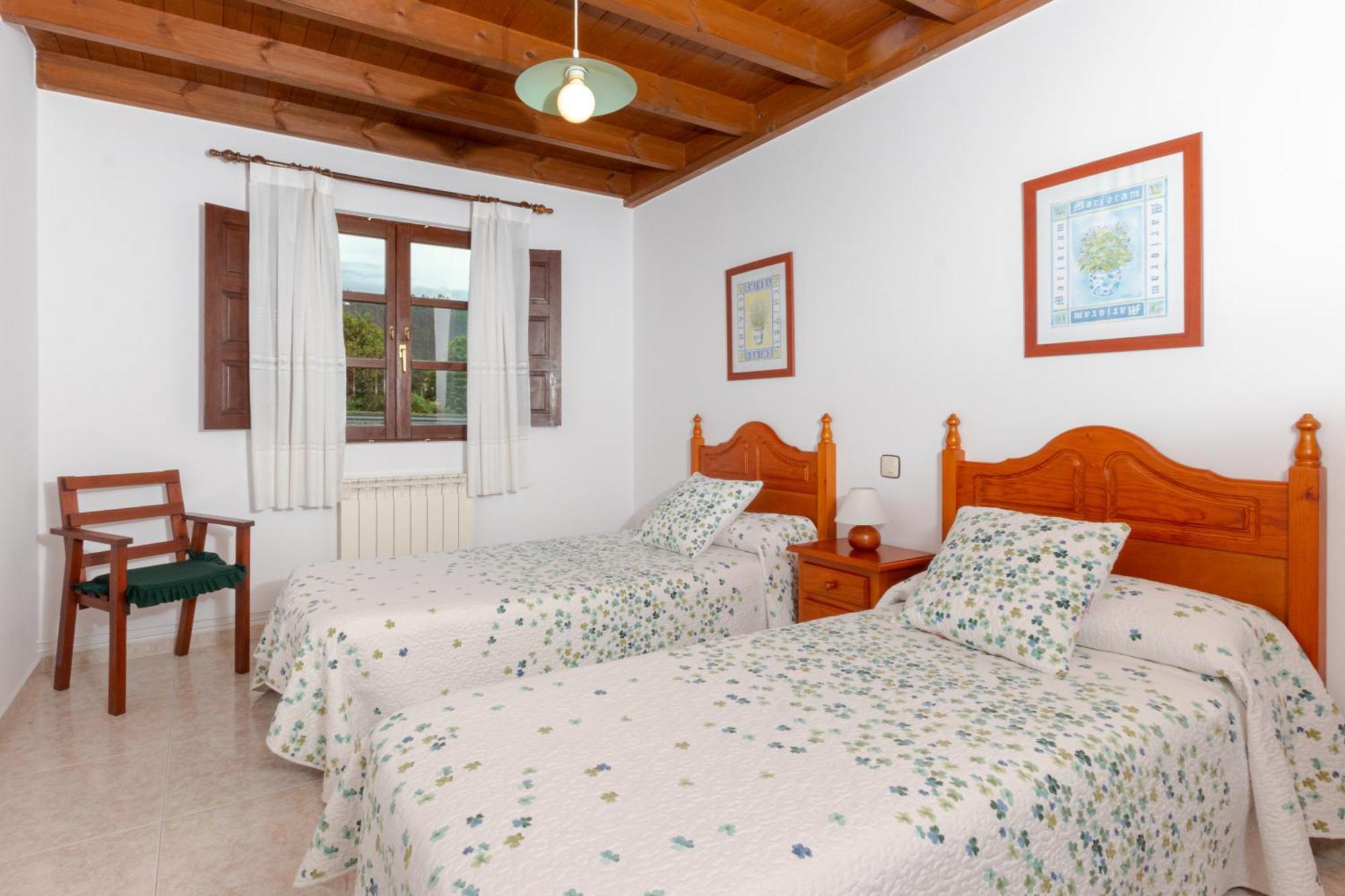 Apartamentos El Acebo Navés Pokoj fotografie