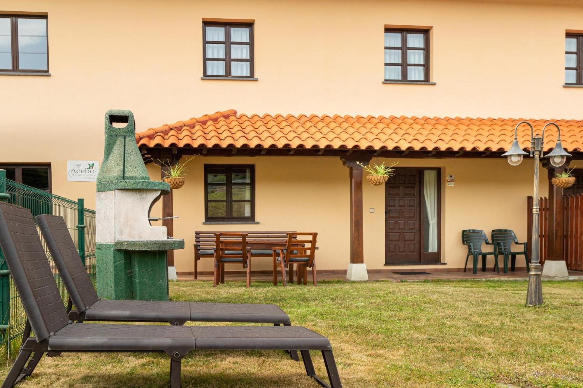 Apartamentos El Acebo Navés Exteriér fotografie