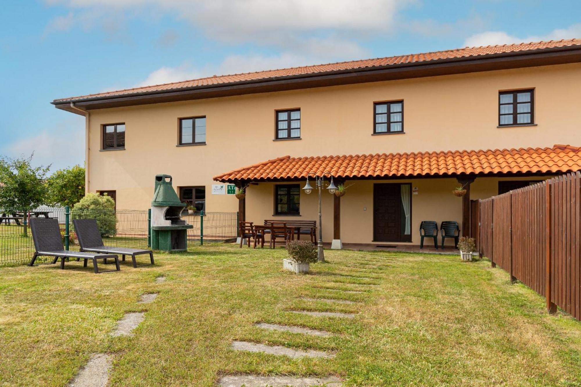 Apartamentos El Acebo Navés Pokoj fotografie